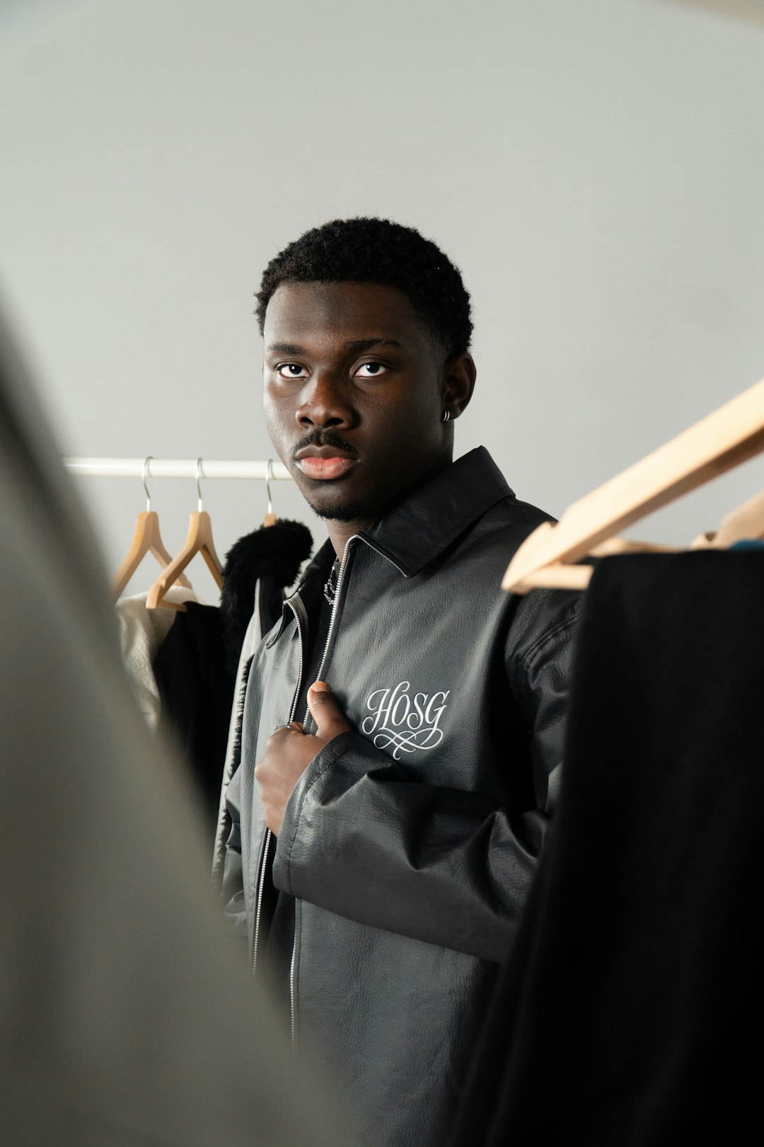 Een capsule wardrobe opbouwen die altijd werkt